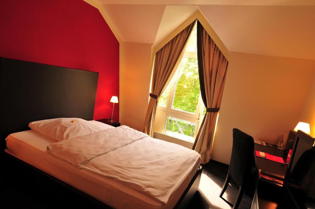 Hotel Am Ruhrufer Business & Golf Mülheim an der Ruhr Oda fotoğraf