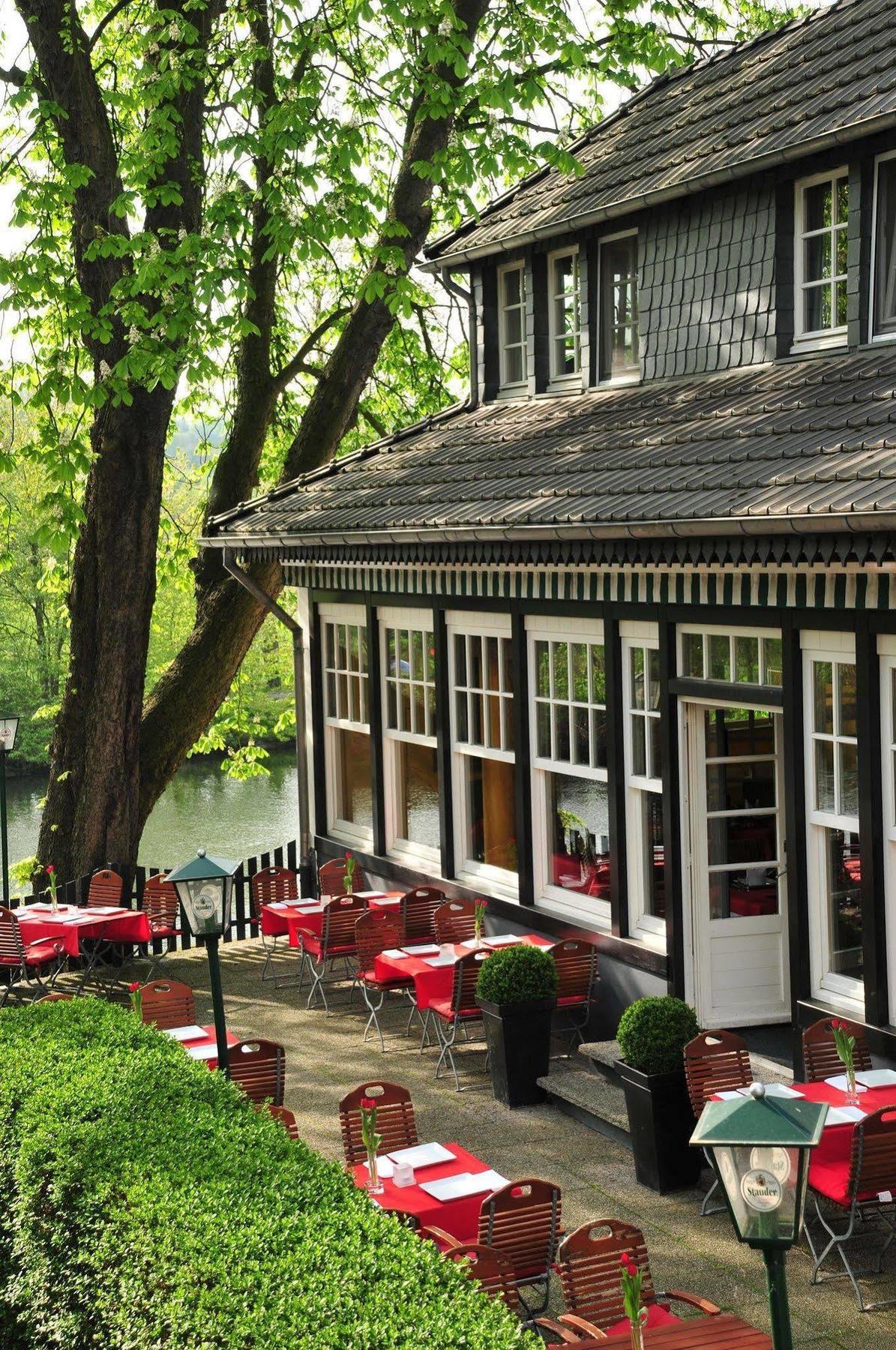 Hotel Am Ruhrufer Business & Golf Mülheim an der Ruhr Dış mekan fotoğraf