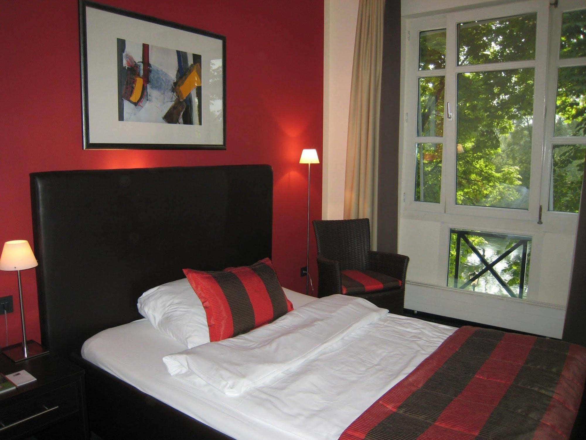 Hotel Am Ruhrufer Business & Golf Mülheim an der Ruhr Oda fotoğraf