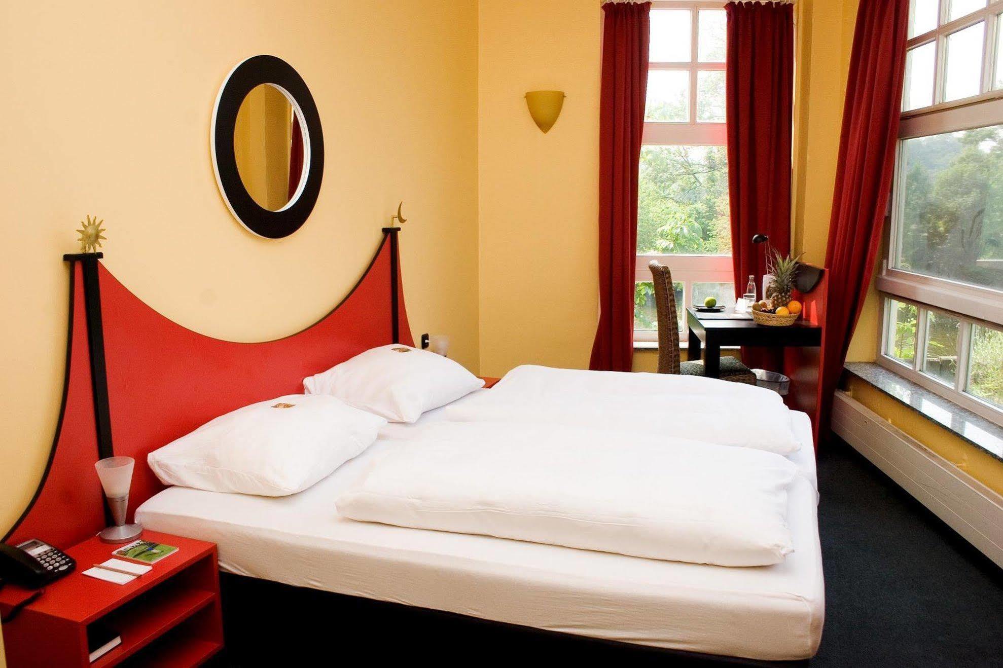 Hotel Am Ruhrufer Business & Golf Mülheim an der Ruhr Dış mekan fotoğraf